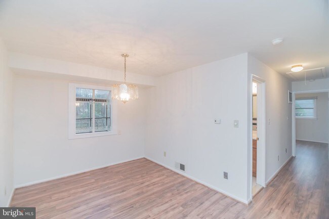 Foto del edificio - 516 Kingsley Rd SW