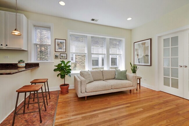 Foto del edificio - 7209 N Damen Ave
