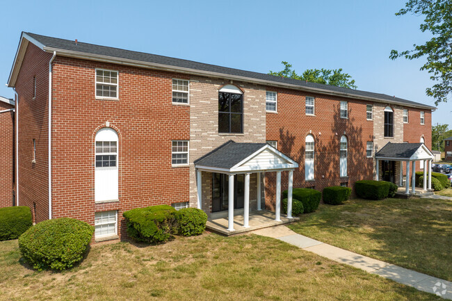 Building Photo - Colony Hill Apartments & Townhomes