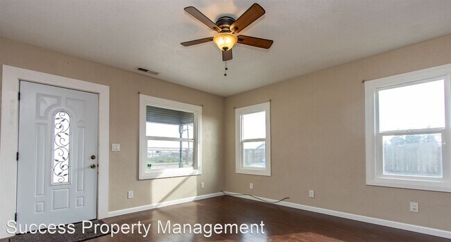 Foto del edificio - 3 br, 2 bath House - 1800 W Glenwood Ave