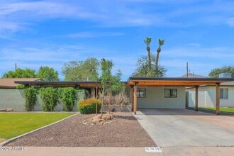 Building Photo - 4916 E Amelia Ave