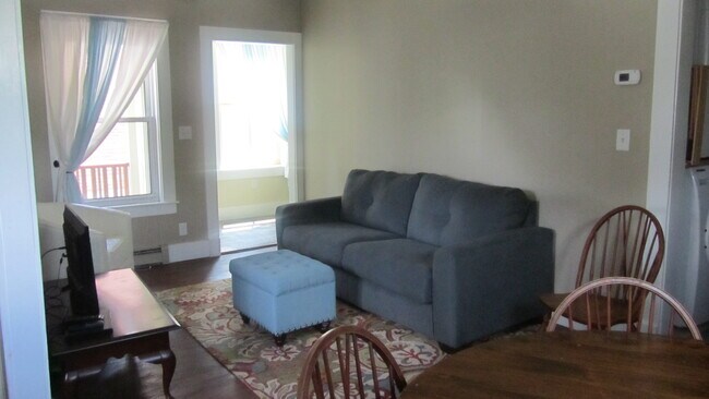living room - 67 Market St