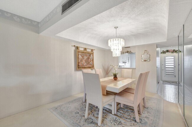 Foto del edificio - 23099 Barwood Ln N