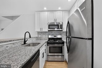 Building Photo - 704 N 18th St