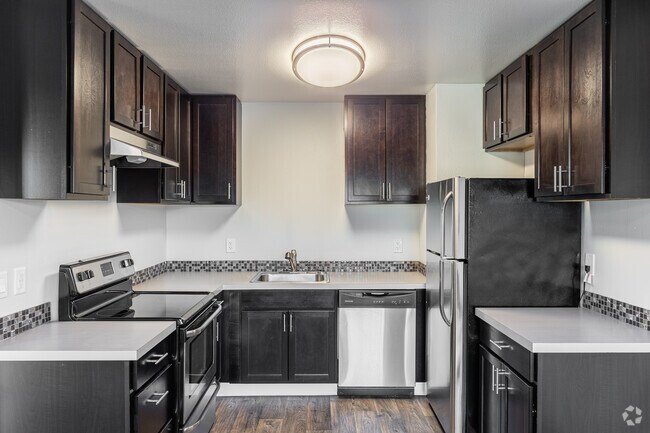 2HAB, 1BA - 855 ft² - The Habitat