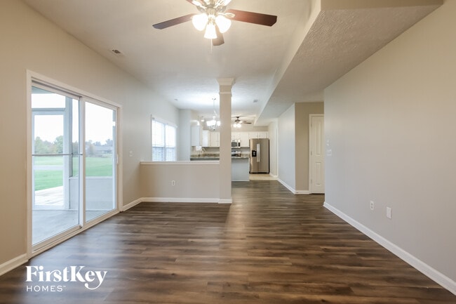 Foto del edificio - 5163 Trull Brook Dr