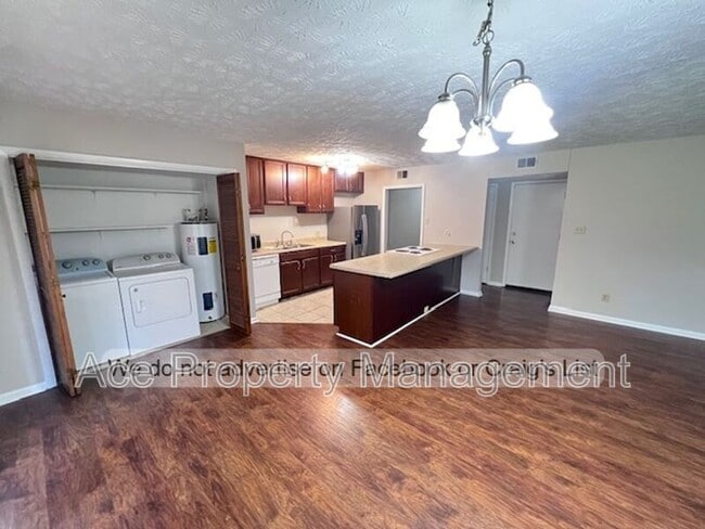 Foto del edificio - 7005 Palma Pl