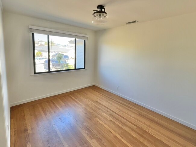 Building Photo - 663 Cypress Ave