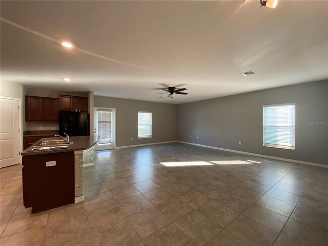 Building Photo - 10136 Golden Wonder Ln