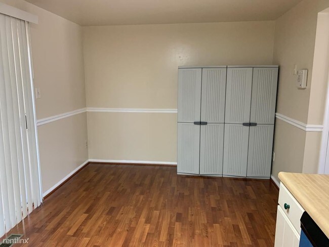 Building Photo - 3 br, 2 bath Townhome - 44 Baltistan Ct