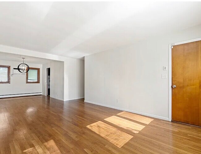 Building Photo - 861 Hobson St