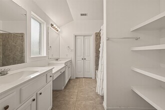 Building Photo - 16039 Cypress Farms Dr