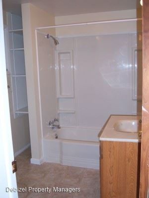 Building Photo - 2 br, 1 bath House - 520 S. 34th St.