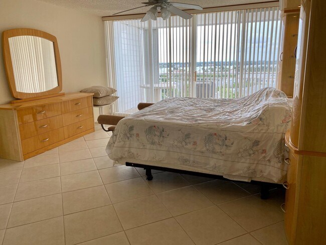Foto del edificio - 3546 S Ocean Blvd