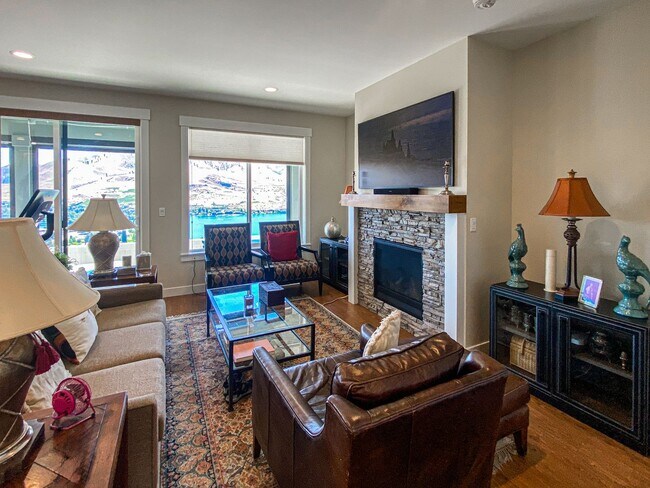 Foto del edificio - 3 Bedroom, 2 Bath with Spectacular Views o...