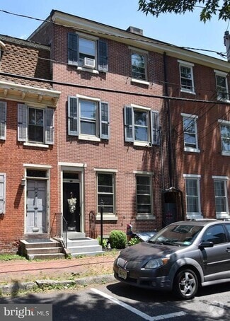 Building Photo - 303 Wood St
