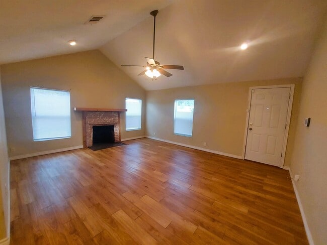 Building Photo - 1010 Barrier Ln