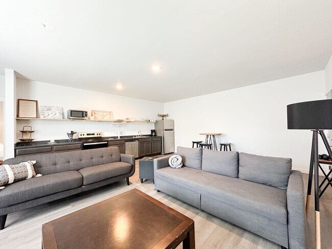 Building Photo - Corner Residence with patio