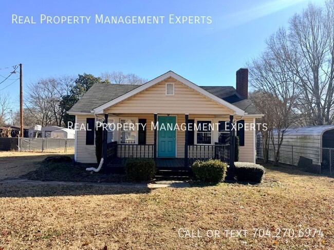 Building Photo - 4 Hickory St SW