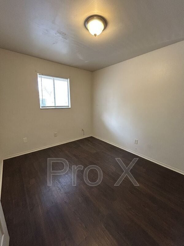 Foto del edificio - 208 W 1st St