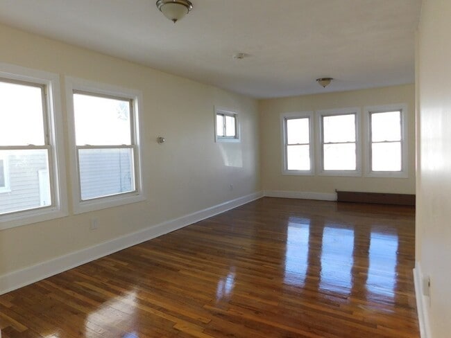 Building Photo - 47 Granfield Ave