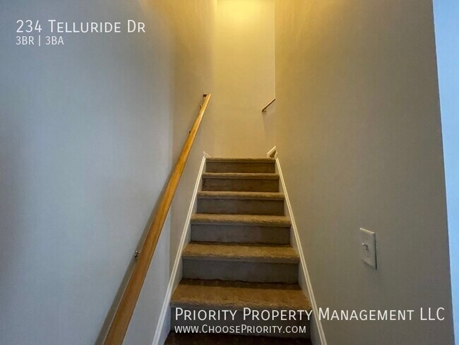 Foto del edificio - 3 Bdrm 2.5 Bath Towhnhome in Broadway, VA ...