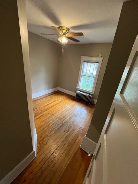 vista del dormitorio desde la puerta - 305 E Park Blvd
