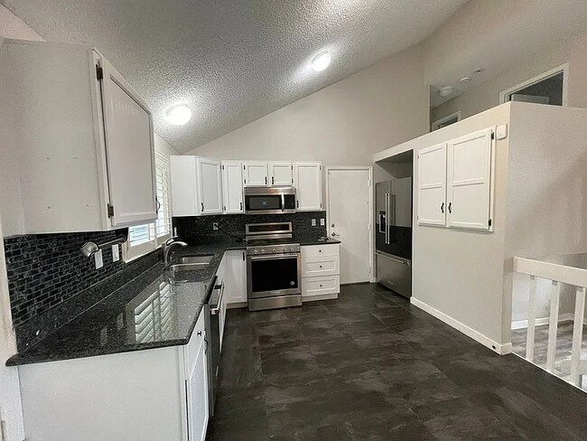 Foto del edificio - 3738 Rosewalk Ct