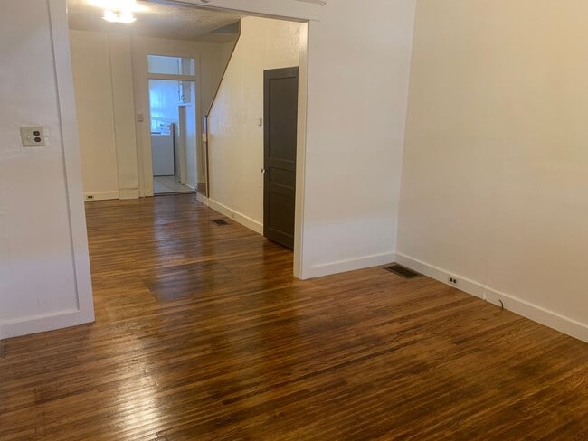 Building Photo - York City-3 Bedroom 1 Bath House