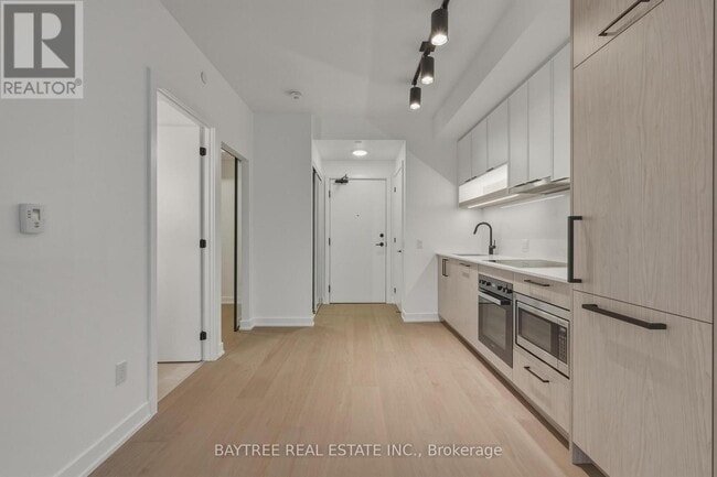 Building Photo - 91 Montclair Ave