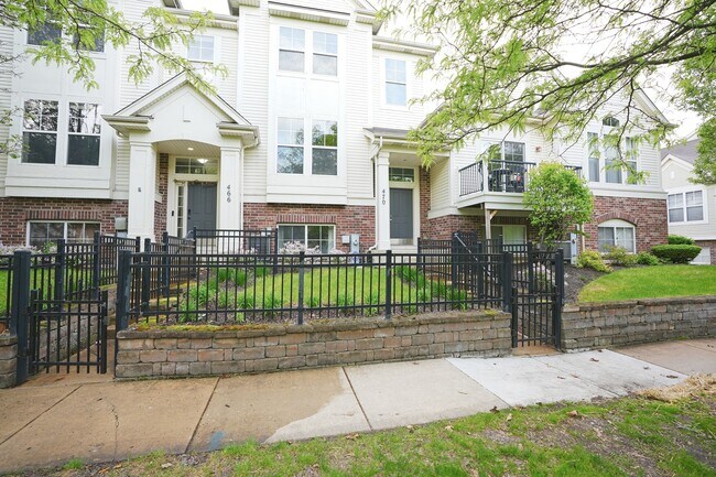 Foto del edificio - 470 Grosvenor Ln