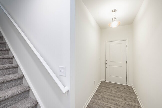 Foto del edificio - Brand new 3 br 2.5 ba paired home near I-4...