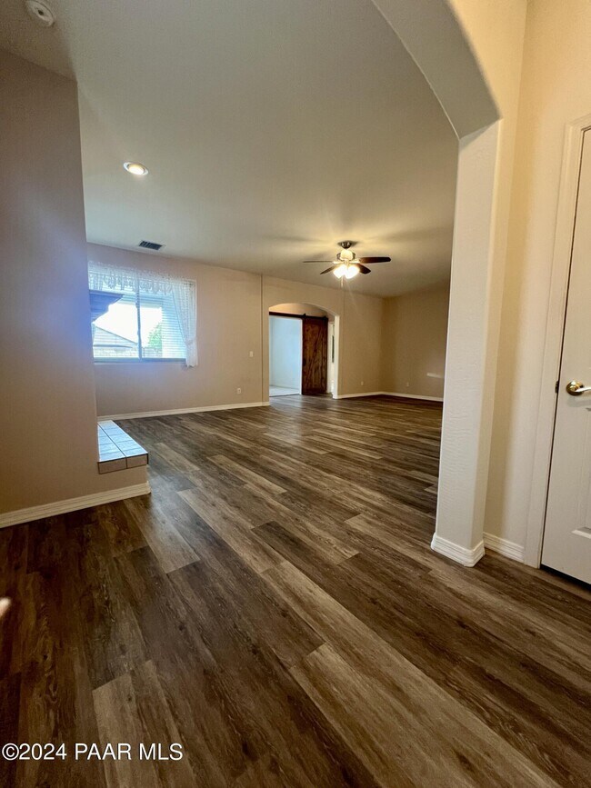 Building Photo - 8160 N Command Point Dr
