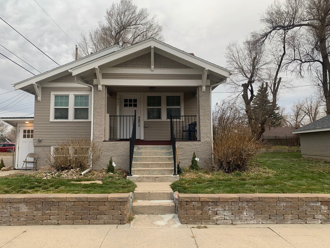 Primary Photo - 922 E 4th St