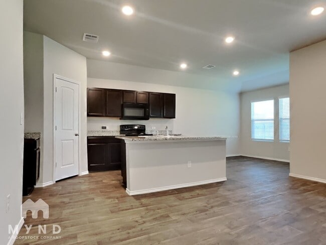 Foto del edificio - 15117 Siberian Elm Ln