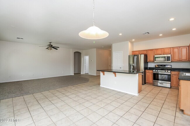 Building Photo - 6511 S Emerald Dr