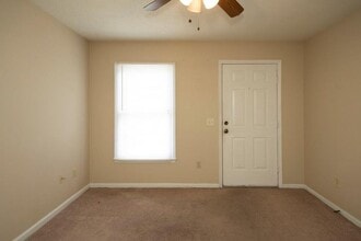 Building Photo - 2568 E Glenn Ave