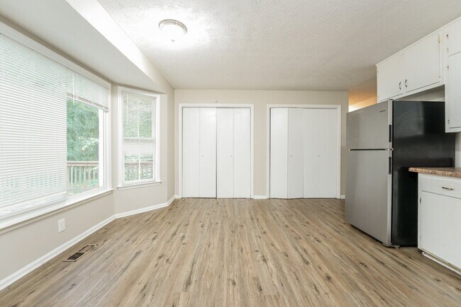 Building Photo - 2511 Nugget Dr SW