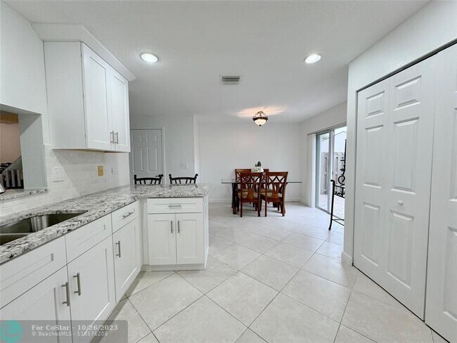 Foto del edificio - 3871 NW 121st Ave