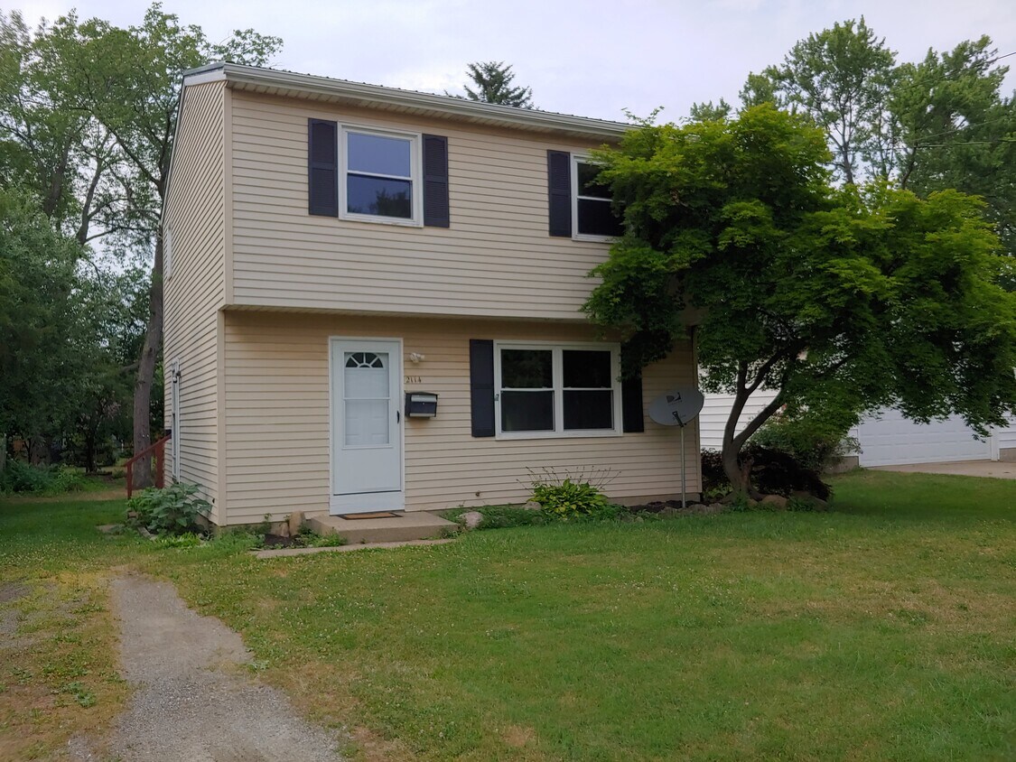 Primary Photo - 2114 Linwood Ave