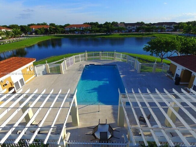 Foto del edificio - 16220 SW 57th Ln