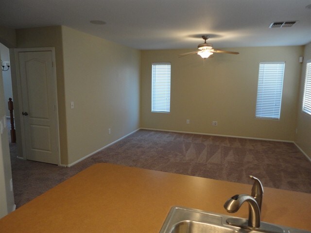 Building Photo - 8409 S 50th Ln