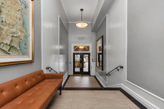 Interior Photo - 2242 Polk