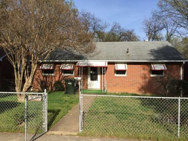 Building Photo - 3 bedroom house in Fulton Hill! Laundry, C...