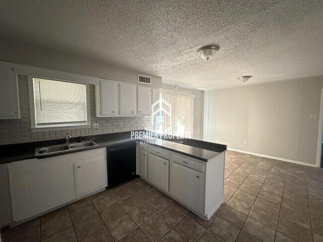 Foto del edificio - 5371 Queen Anne Dr