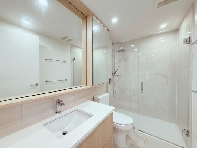 Building Photo - 12837-13104 88 Ave