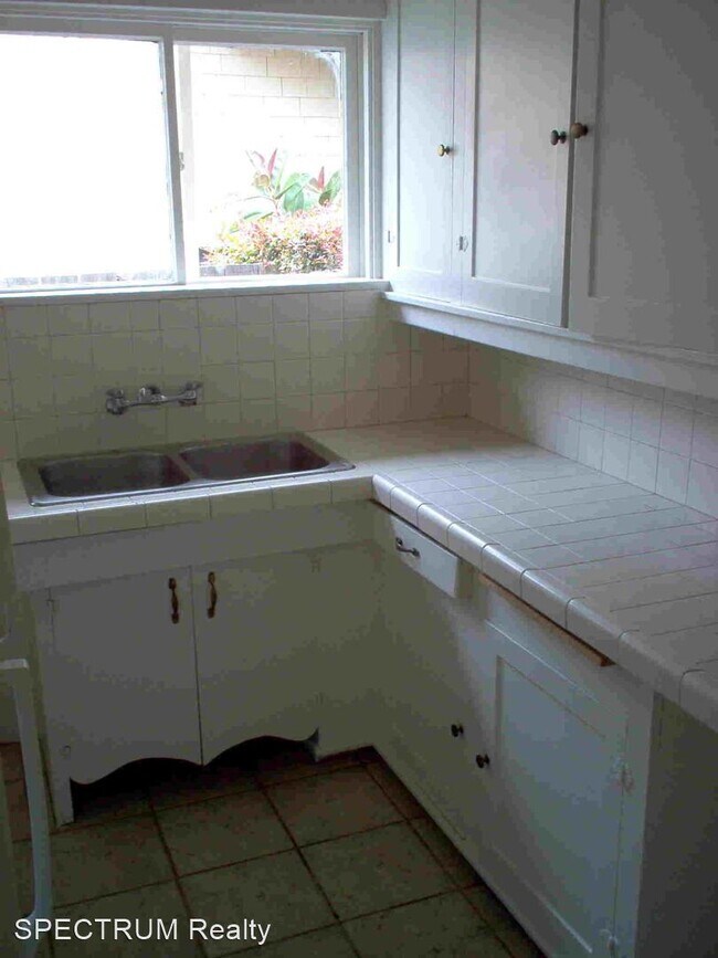 Foto del edificio - 2 br, 1.5 bath House - 211 W. Micheltorena