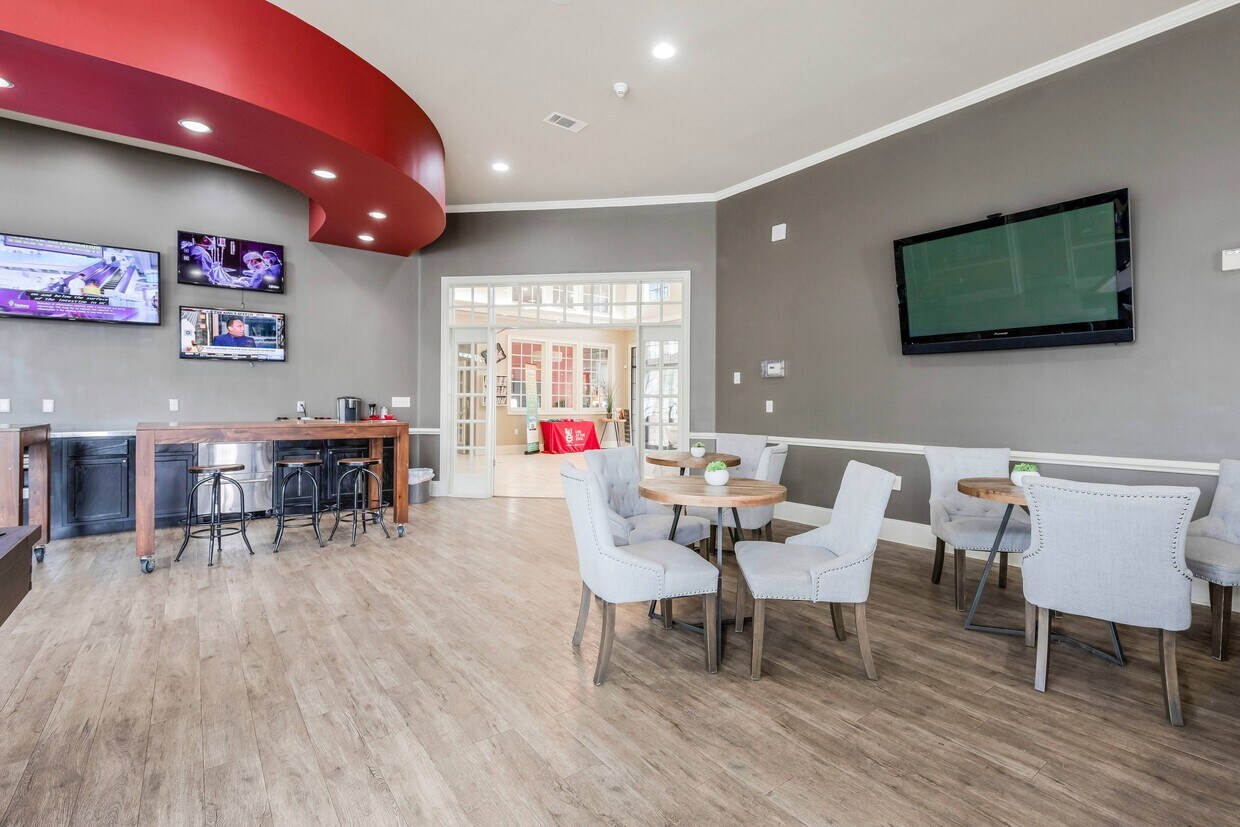 Edge at Lafayette Student Apartments Apartments in Lafayette, LA