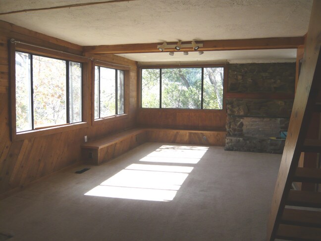 Foto del edificio - 2754 SE Grapevine Rd