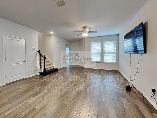 Foto del edificio - 453 Milverton Dr